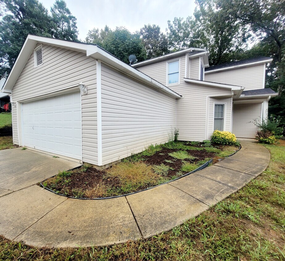 Primary Photo - 508 Farmingdale Rd SE