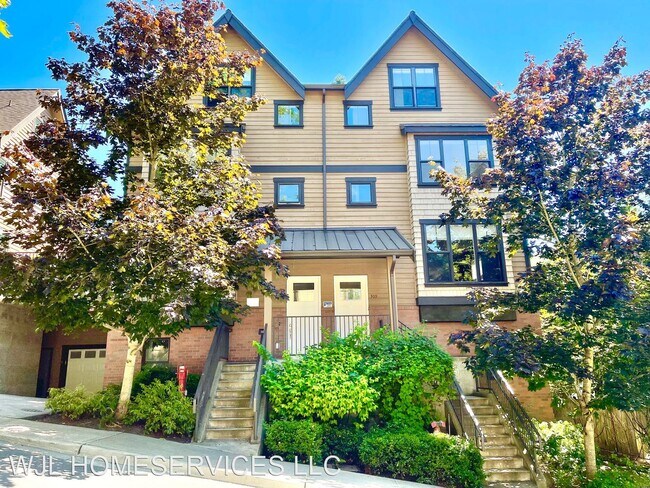 Building Photo - 3 br, 2.5 bath House - 309 Bellevue Way SE