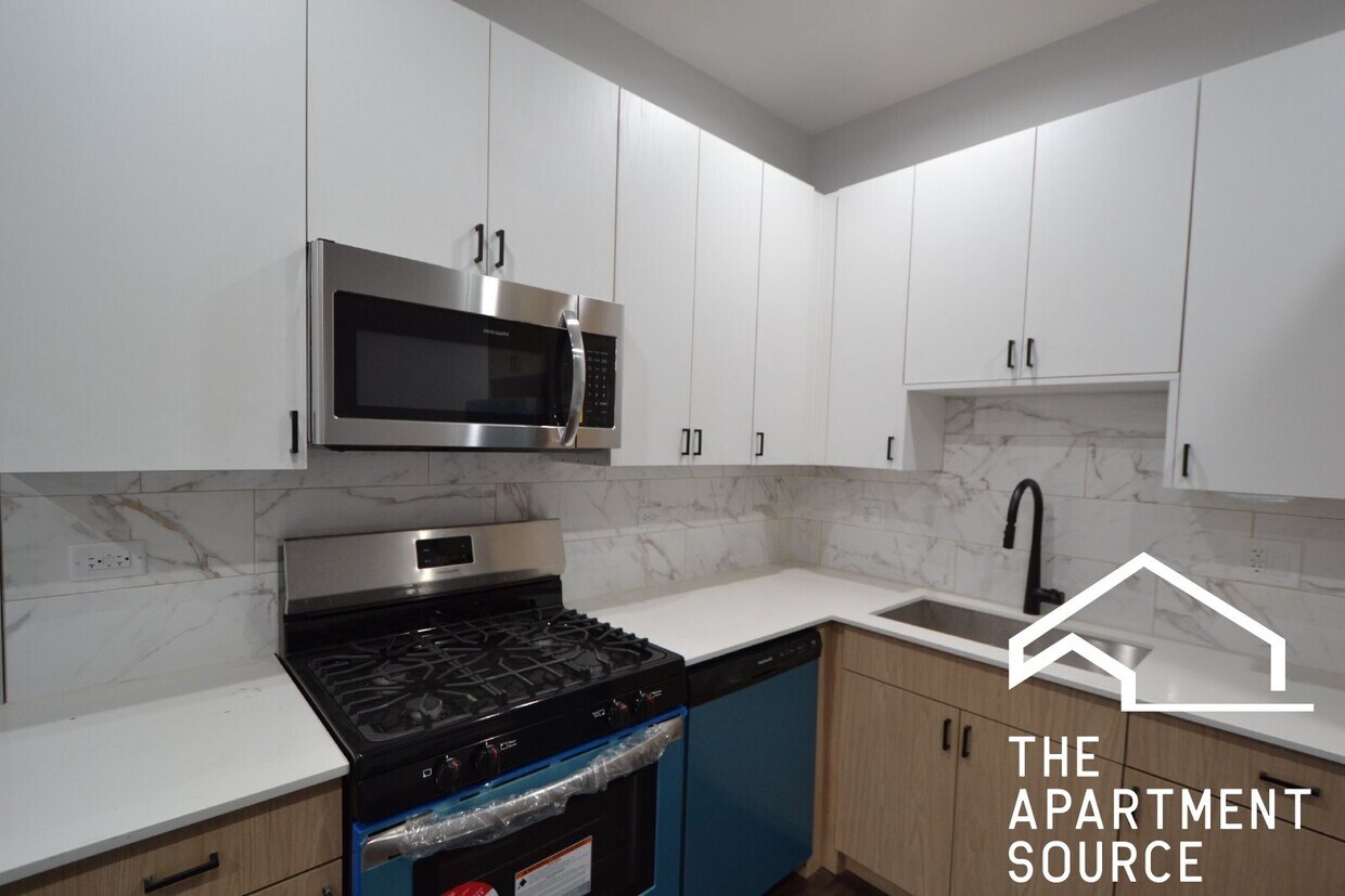 Photo - 2171 W Wilson Ave (Chicago, IL)
