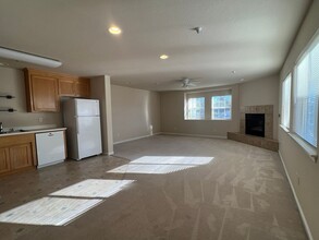 Building Photo - 2009 9th St