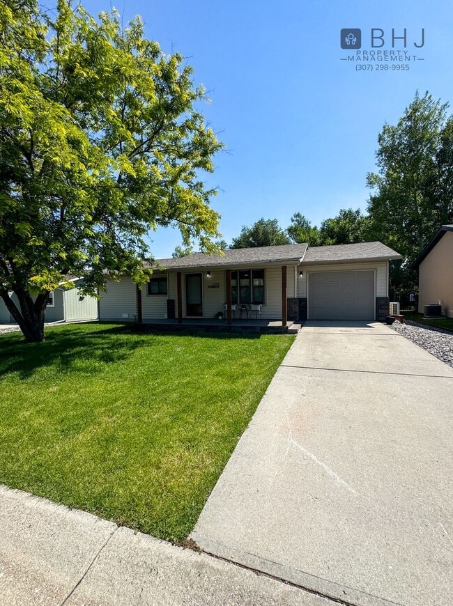 Building Photo - 1379 Yonkee Ave