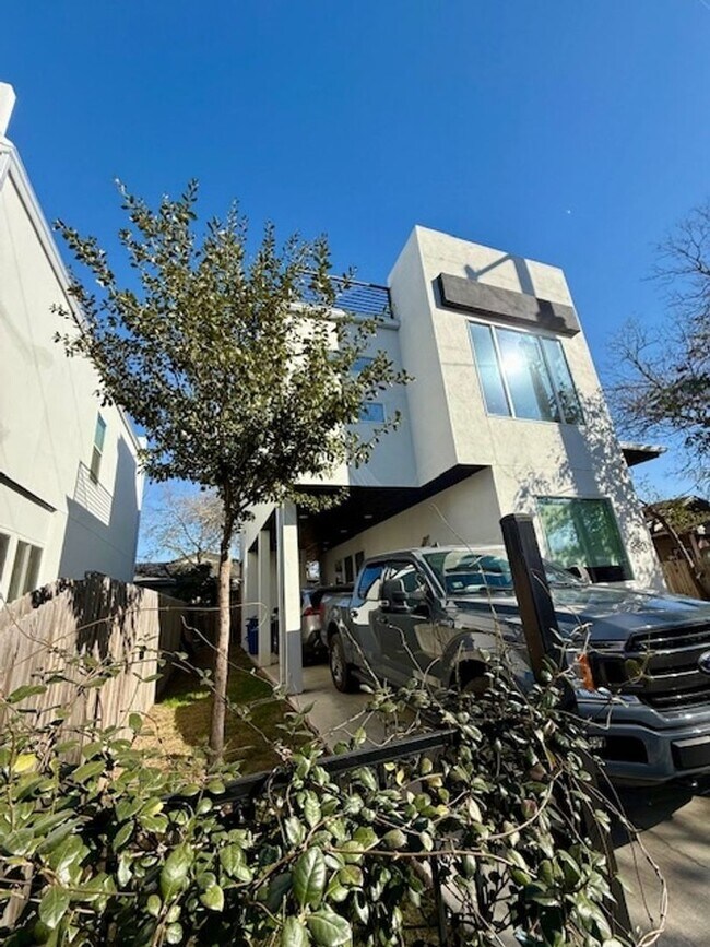 Foto del edificio - Modern, Gated Single Family House in Tobin...
