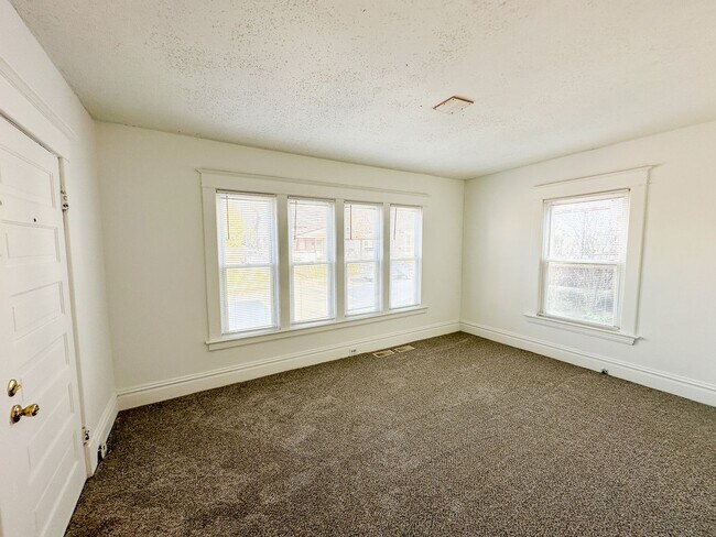 Foto del edificio - 748-750 Hogan SW