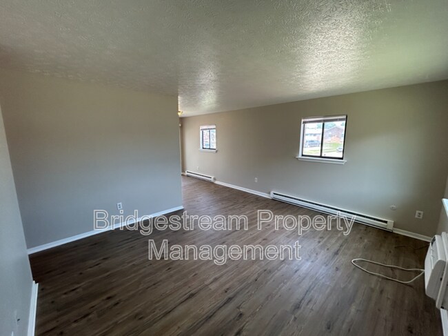 Foto del edificio - 4564 Waynedale Cir