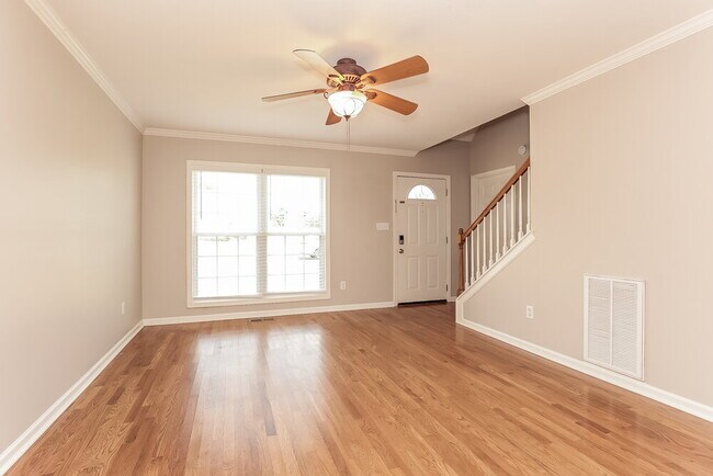 Building Photo - 3013 Candlelite Dr