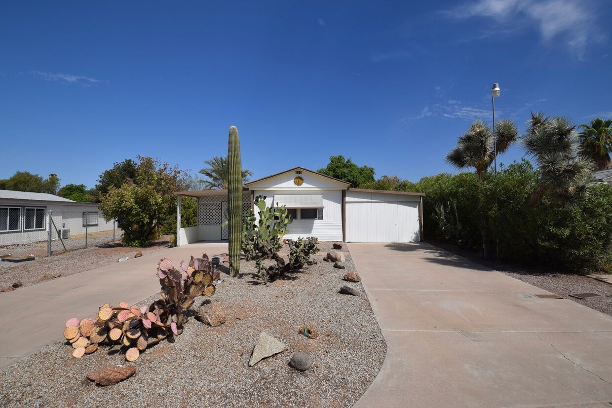 Primary Photo - Prime Mesa location, 3 bed 2 bath home.