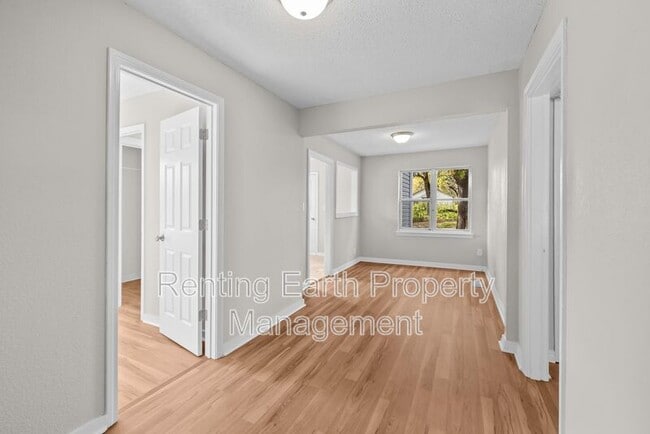 Building Photo - 7404 Paris Ave