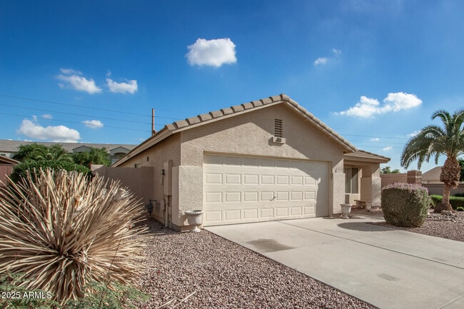 Building Photo - 8103 W Tonto Ln
