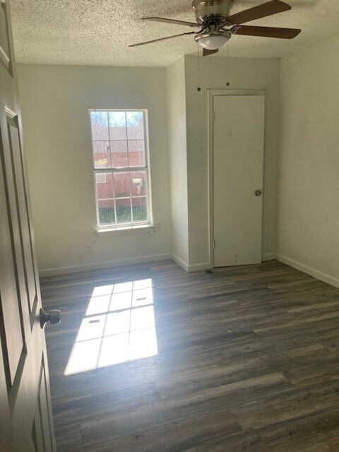 Dormitorio de la unidad A - 714 S River St