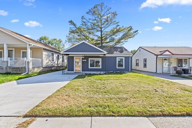 Foto del edificio - Beautifully Updated Ranch with large back ...