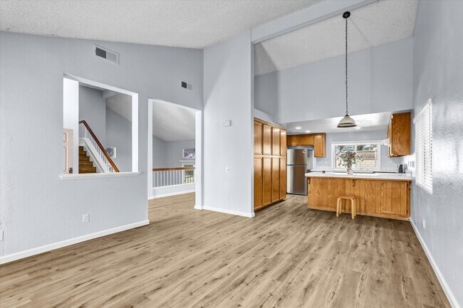Foto del edificio - 625 Forester Ln