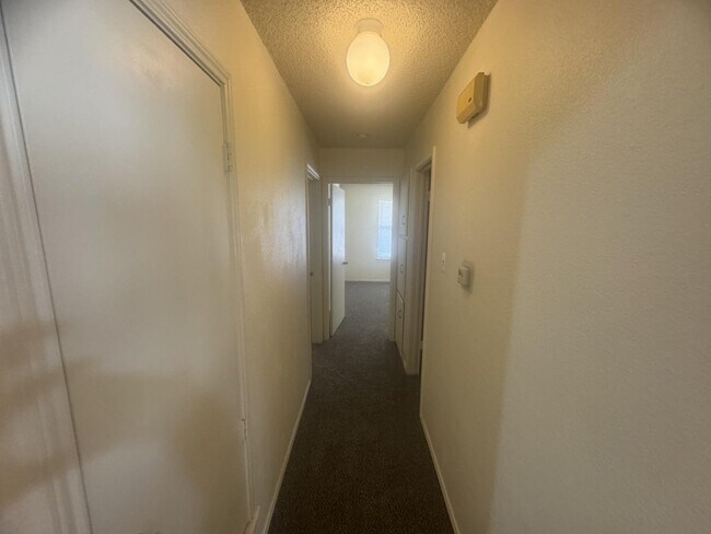 Foto del edificio - 7507 Akron Ave