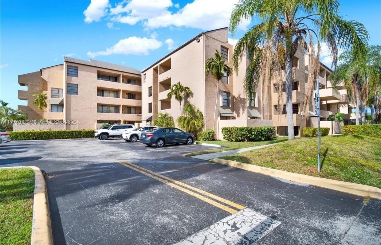 Foto principal - 10500 SW 108th Ave