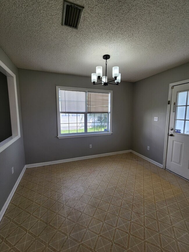 Foto del edificio - 4126 Sedgwyck Ln