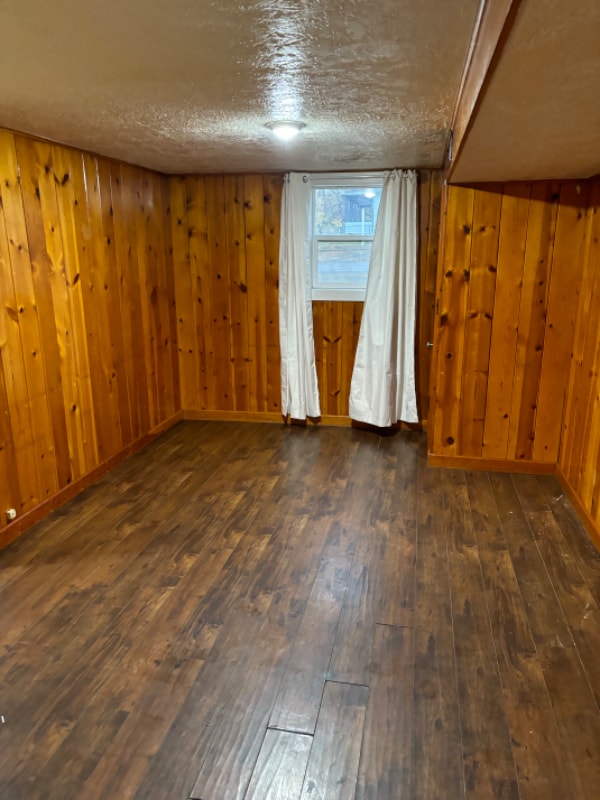 Building Photo - 824 5th Ave N