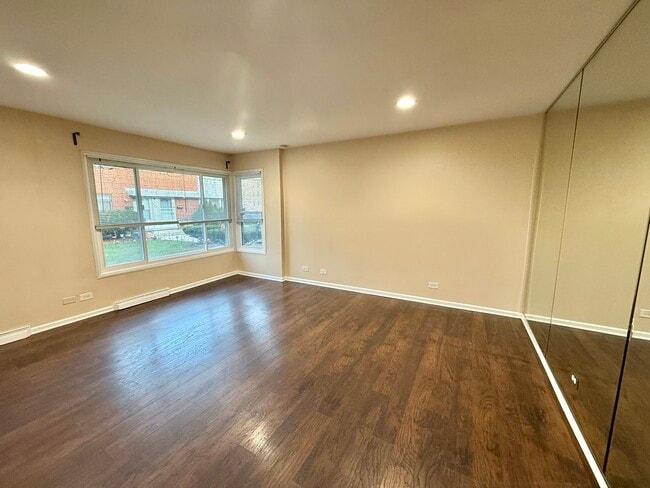 Foto del edificio - 4926 Crain St