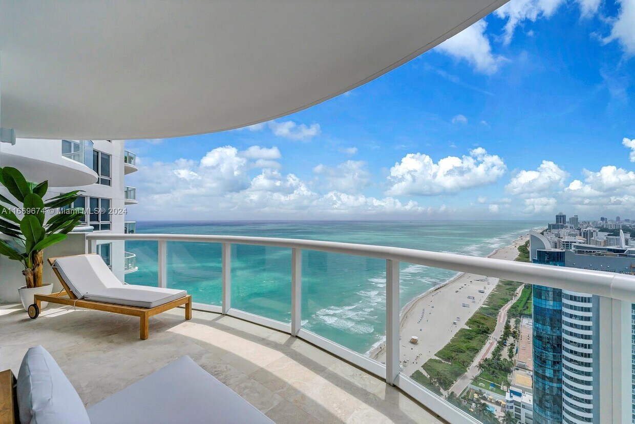 Primary Photo - 6365 Collins Ave