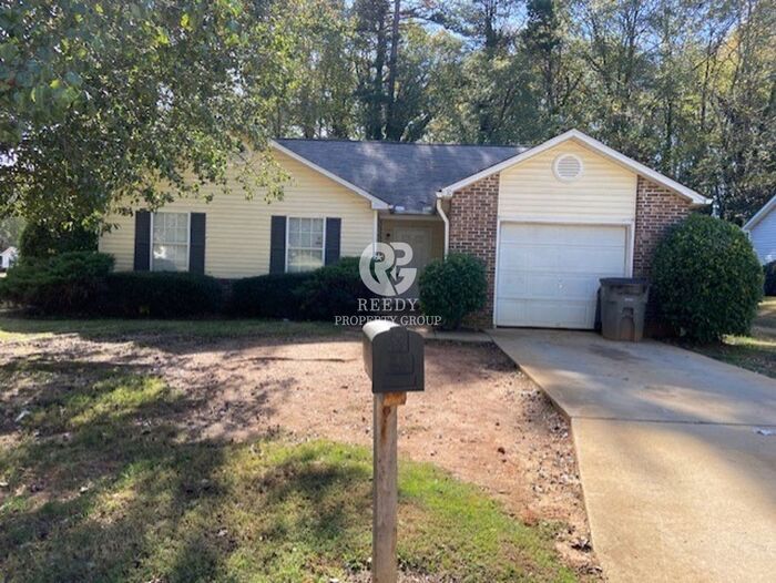 Foto principal - 4 Bedroom/ 2 Bath Single Family Home!!!