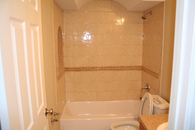 Building Photo - Orange North Apartments &amp; Villas