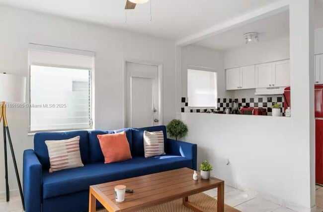 Building Photo - 7721 Harding Ave