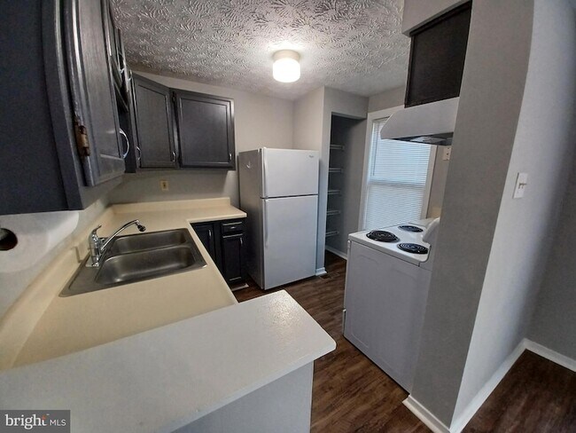 Foto del edificio - 281 Old Furnace Rd