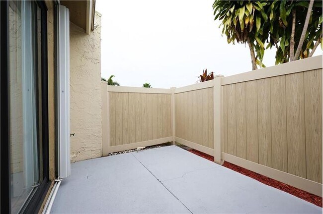 Building Photo - 10127 Boca Bend E