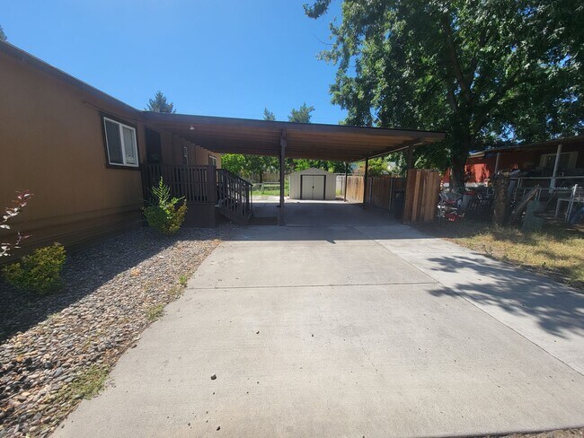 Foto del edificio - Comfortable Richland Home with Large Yard ...