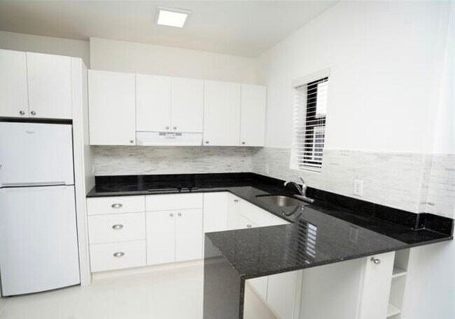 Building Photo - 23 Salamanca Ave