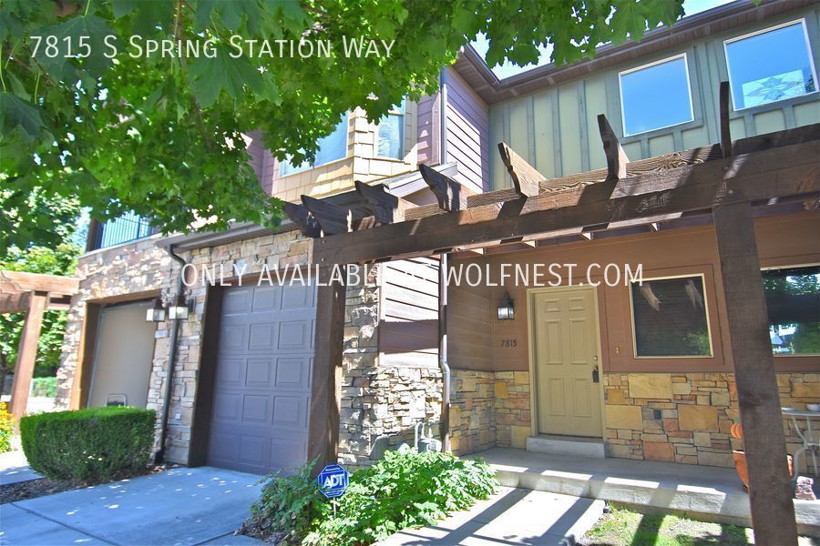Primary Photo - Stunning Midvale Townhome! No Deposit Option!