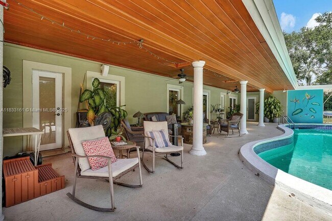 Foto del edificio - 6551 SW 126th St