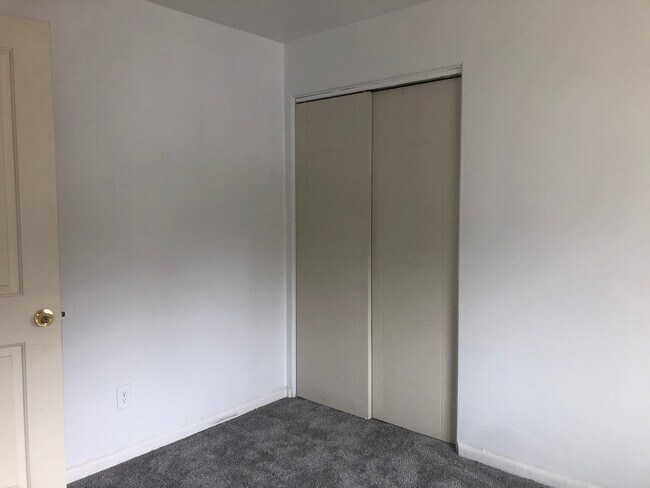 Foto del edificio - 1732 W Mosier Pl