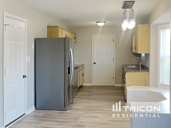 Building Photo - 3261 Tabby Dr