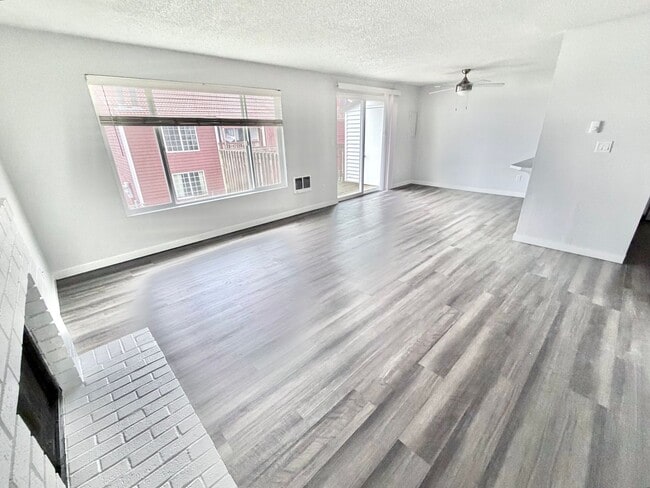 Foto del edificio - D Place Apartments