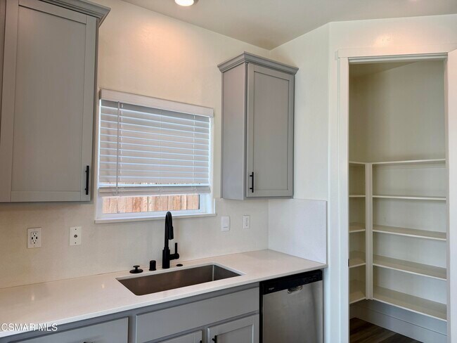 Foto del edificio - 7201 Capitol Reef Dr