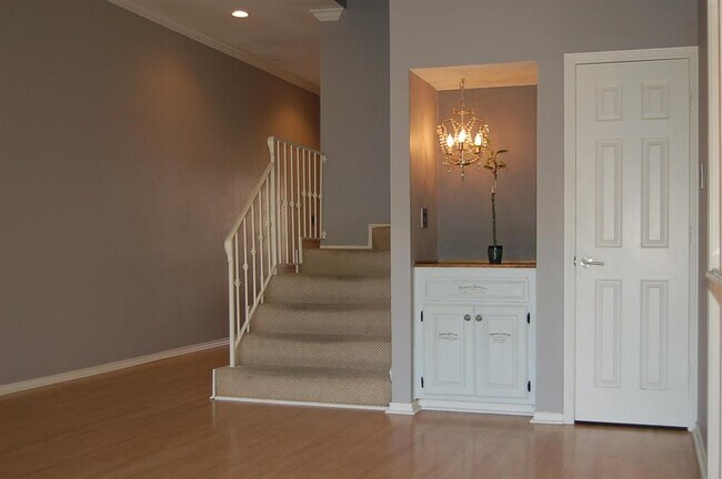 Building Photo - 5843 Water Ridge Dr