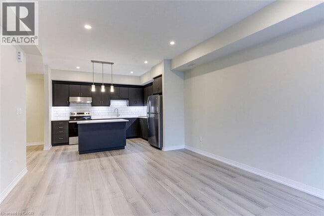 Building Photo - 261 Woodbine Ave