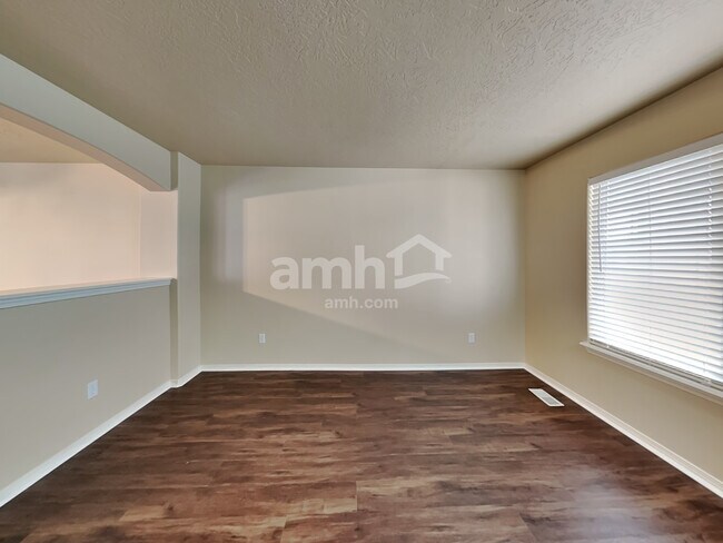Foto del edificio - 2367 West Bay Pointe Avenue