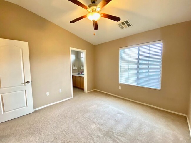 Foto del edificio - 2 BEDROOM UNIT IN CHANDLER