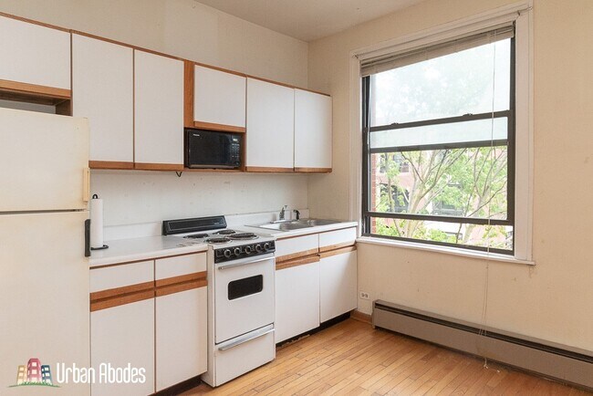 Foto del edificio - 633 W Barry Ave