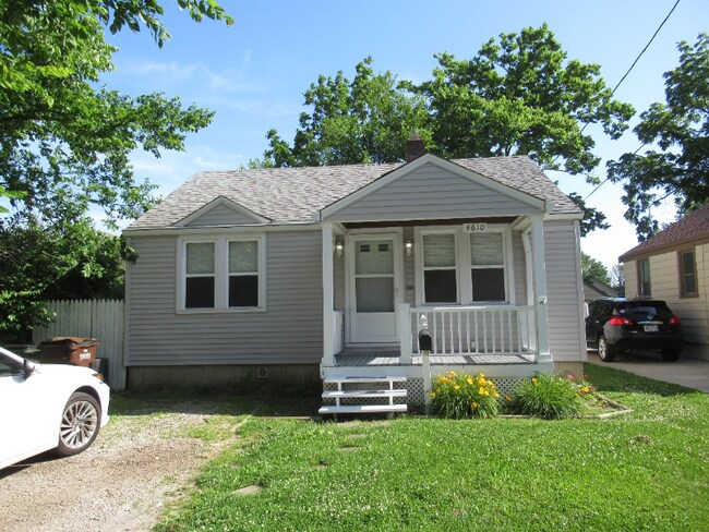 Foto del edificio - 4610 Belleview Ave