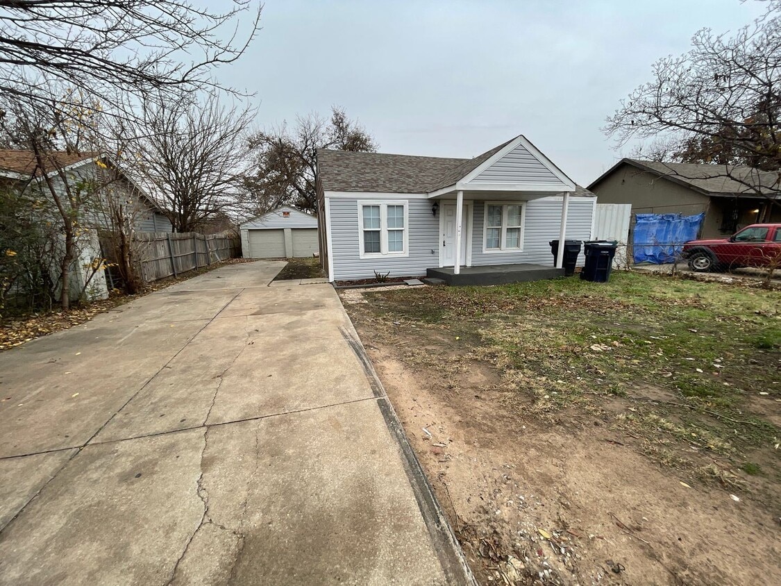 Primary Photo - 2 br, 1 bath House - 2648 SW Grand Blvd