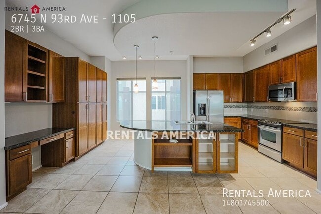 Building Photo - Townhome in The Quarter!