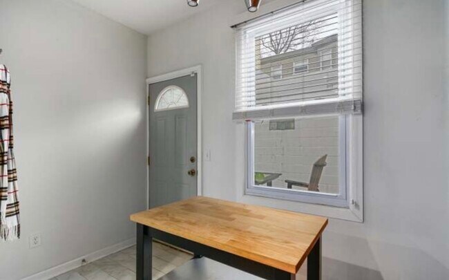 Foto del edificio - 2233 Memphis St
