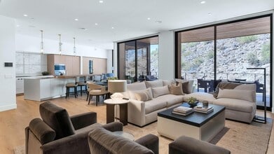 Building Photo - 5000 N Camelback Rdg Dr