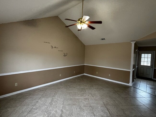 Foto del edificio - 728 Timber Ridge Trail