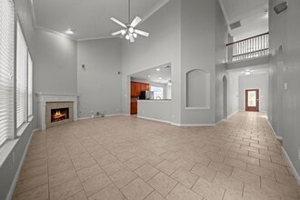 Building Photo - 42 Ebony Oaks Pl