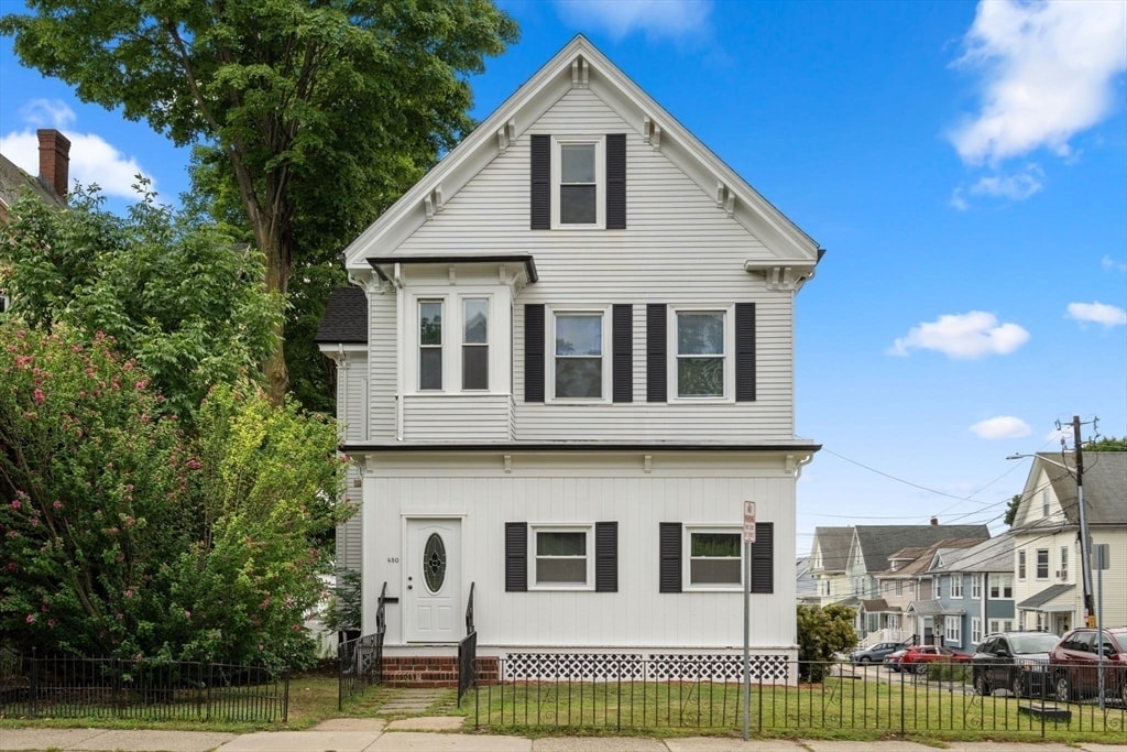 Primary Photo - 480 Pleasant St