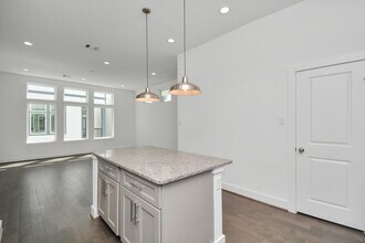 Building Photo - 420 Janisch Rd