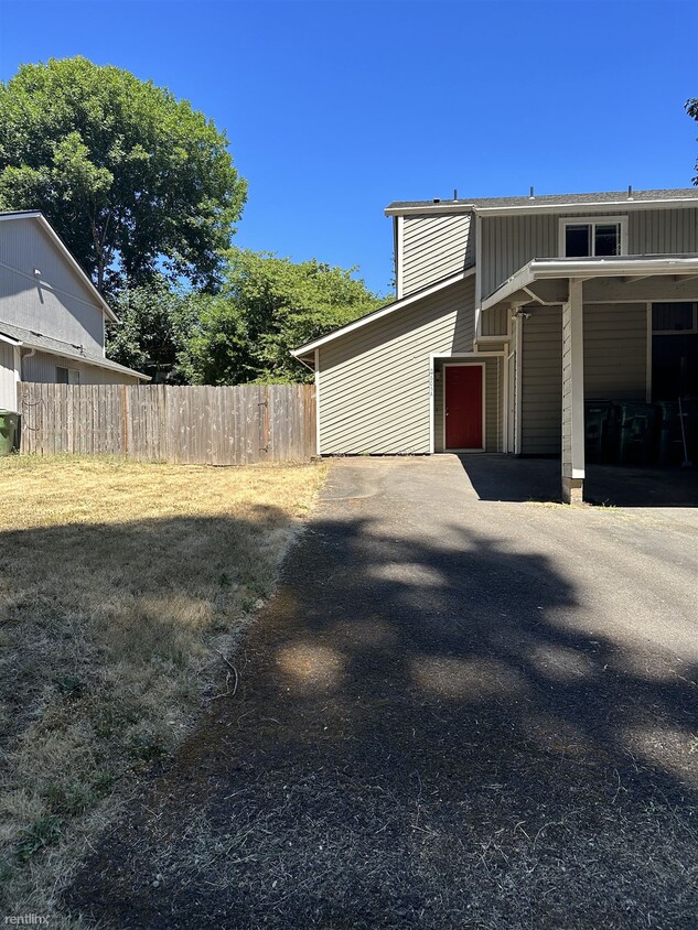 Primary Photo - 2 br, 1.5 bath Duplex - 605 Andrew Street A