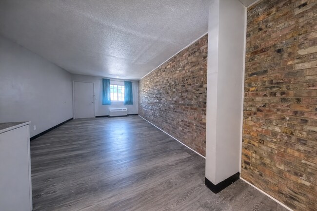 Foto del edificio - 401 N. East Avenue-17